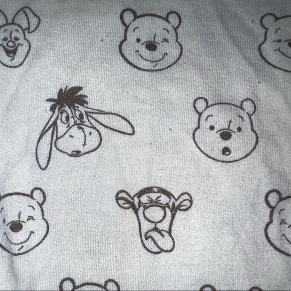 Winnie the Pooh onesie 6 months - Picture 2 of 2